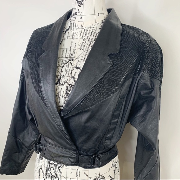 Chia Women’s leather jacket size medium - Picture 2 of 7